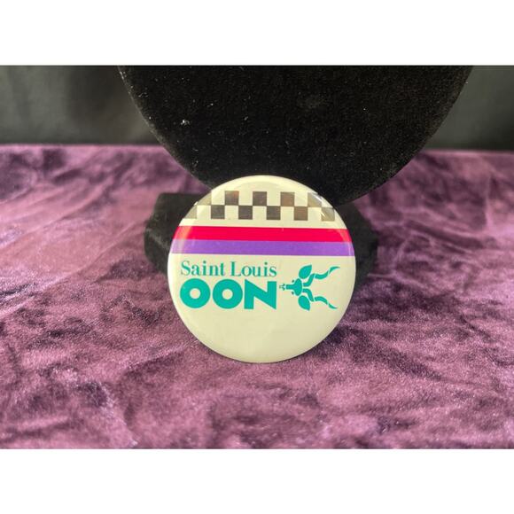 St Louis Zoo Vintage Round Novelty Button Pin - Picture 1 of 4